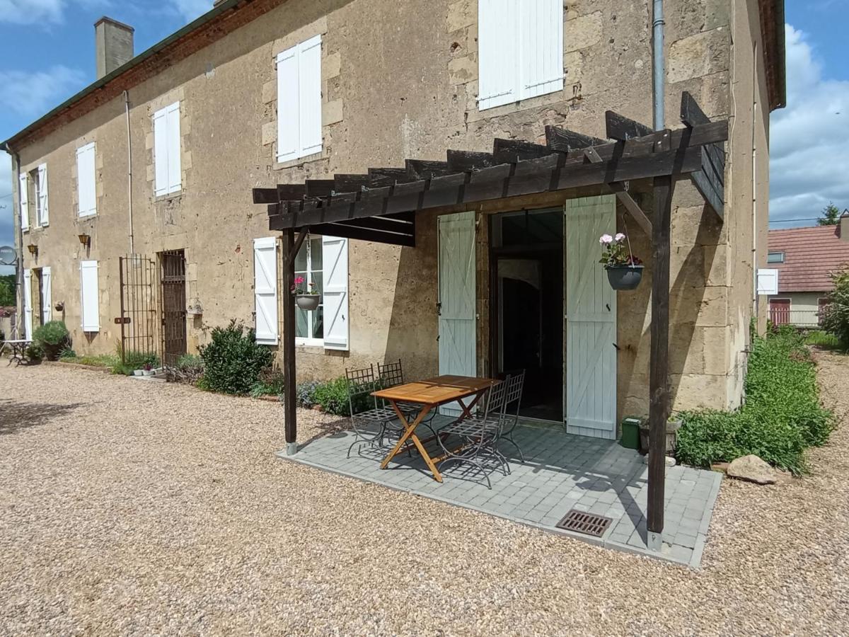 Chateau Latour Fours  Exterior photo